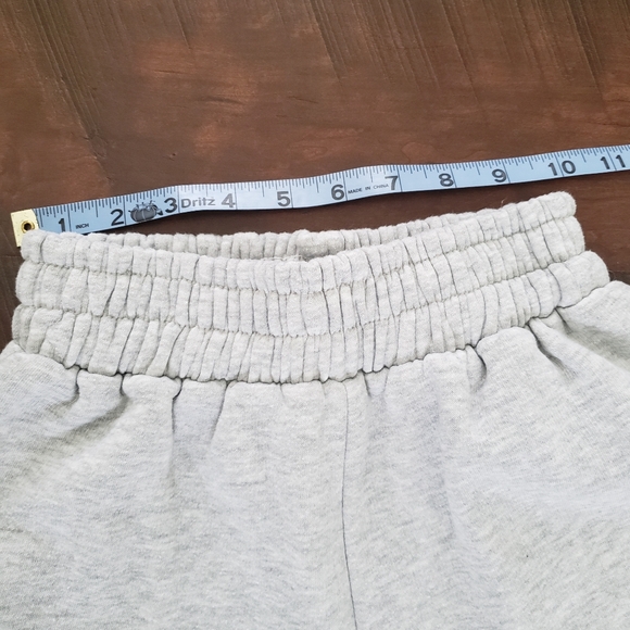 Champion Sweatshirt & PLT Shorts - Picture 8 of 10